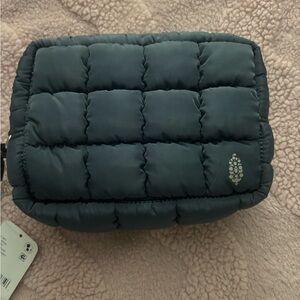 FP Movement Quilted Puffer Makeup Pouch in Blue/Gray. NWT. 8x6x3